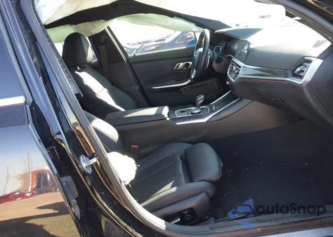 2021 BMW 330I z USA, uszkodzony, nr VIN 3MW5R1J03M8B67798